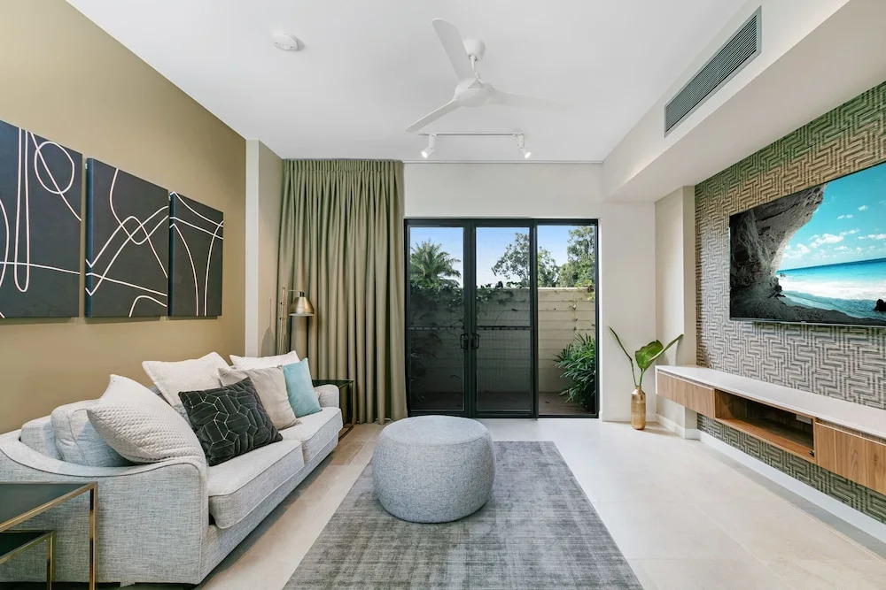 Esprit 11 Palm Cove
