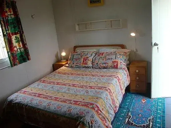Bach Camp - Cooks Beach Bach