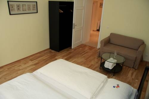Livingston Apartment Davinci