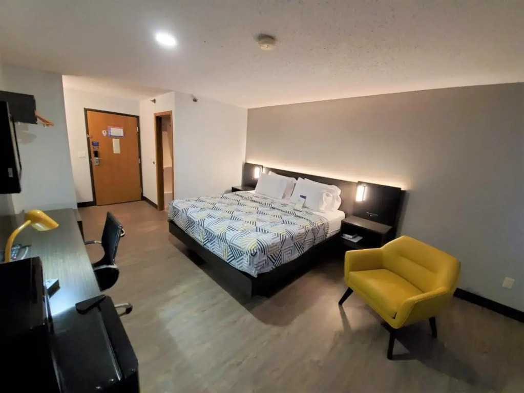 Motel 6 Kewanee, IL