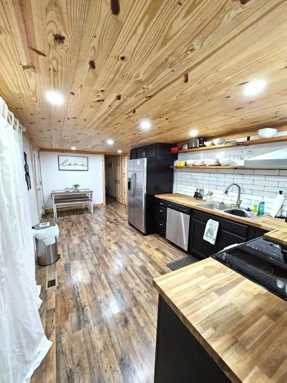 Modern Style Peaceful Tranquility Pet Friendly