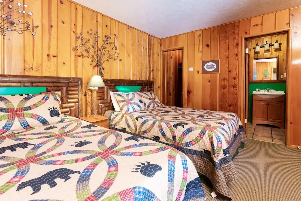Sunrise Lakefront Family Cabin by Big Bear Vacations