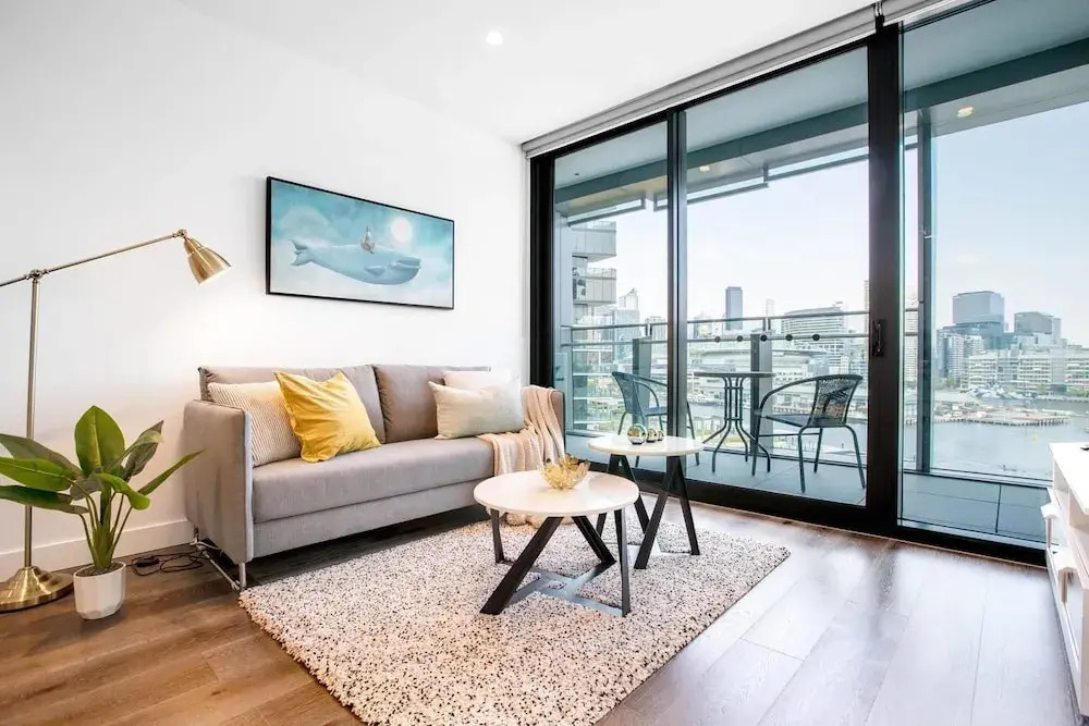 87 Docklands 2BD 2BTH Waterside with Carpark