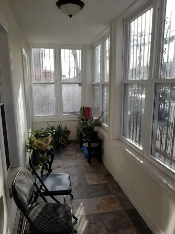 2 Bed Rooms Shared Brooklyn Apartment