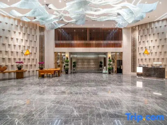 MEHOOD LESTLE The Traxland Hotel
