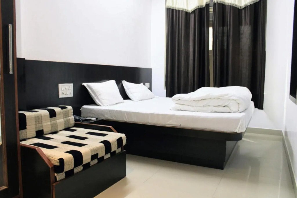 Maruti Group of Hotels - Tulsi Hotel