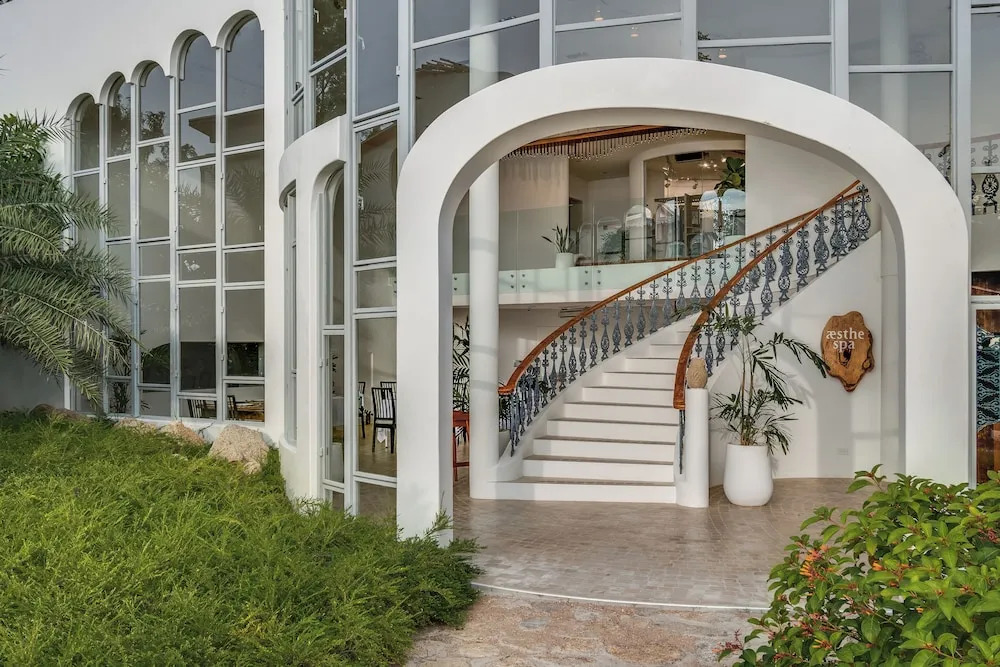 Ampersand Resort