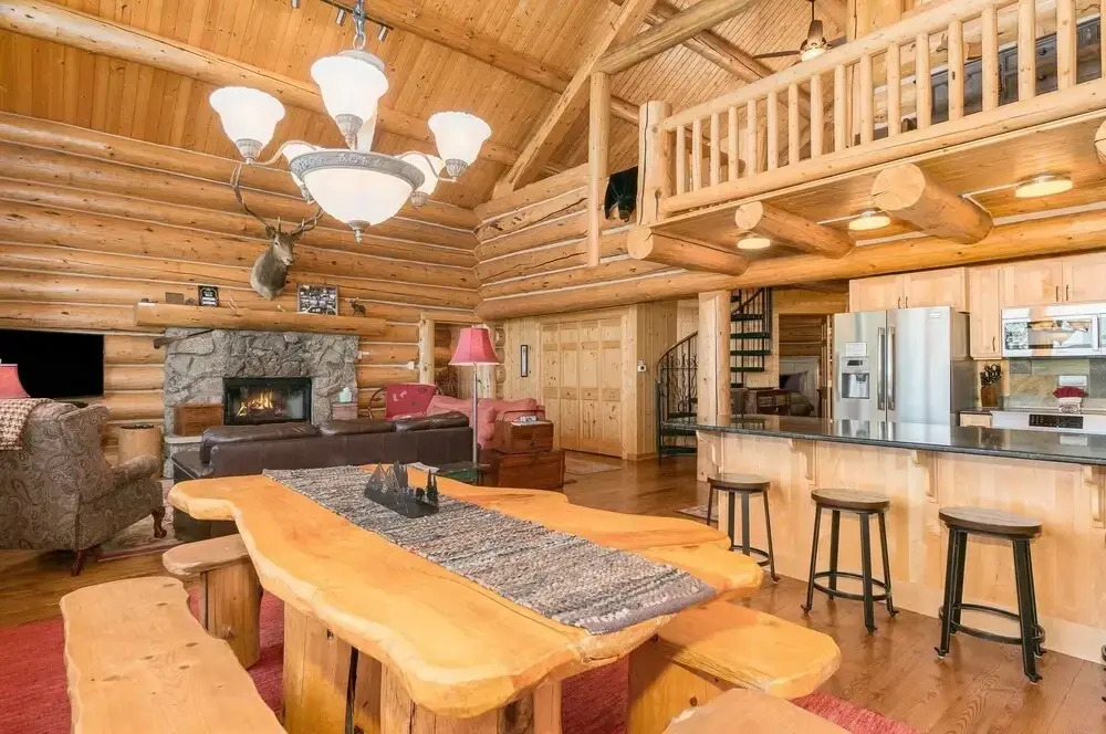Mounticello Log Cabin - 4 Br Home