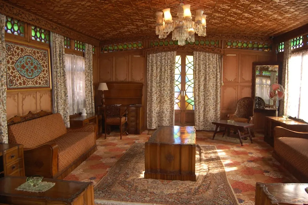 Alexandra Houseboats
