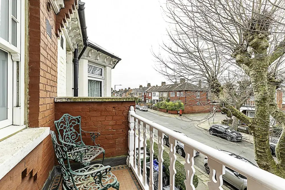 Beautiful Three Bed Abode Near Dollis Hill