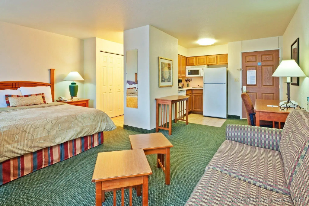 Staybridge Suites Glenview by IHG