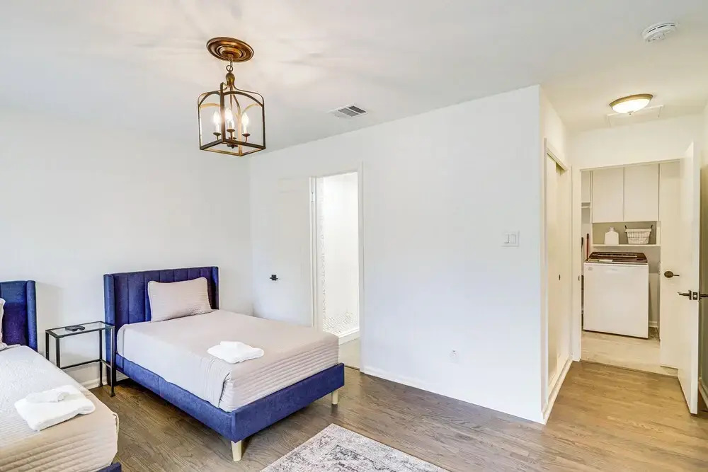 Spacious Houston Home w/ Pool - Near The Galleria!