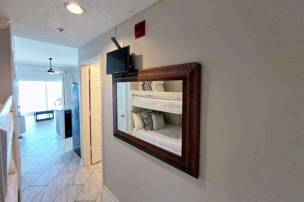 Royal Palms 1306 1 Bedroom Condo by RedAwning