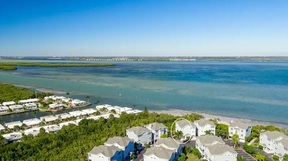 Spacious Townhome In Longboat Key Resort 2 Bedroom Townhouse by Redawning