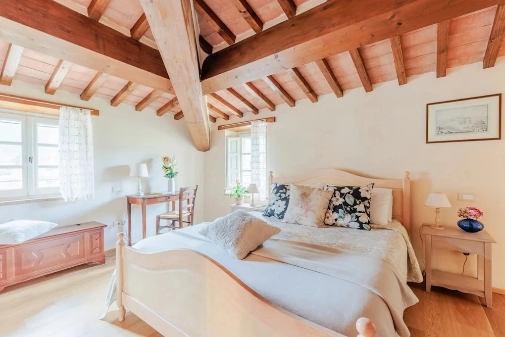 Villa near Lucca with Tuscan Charm