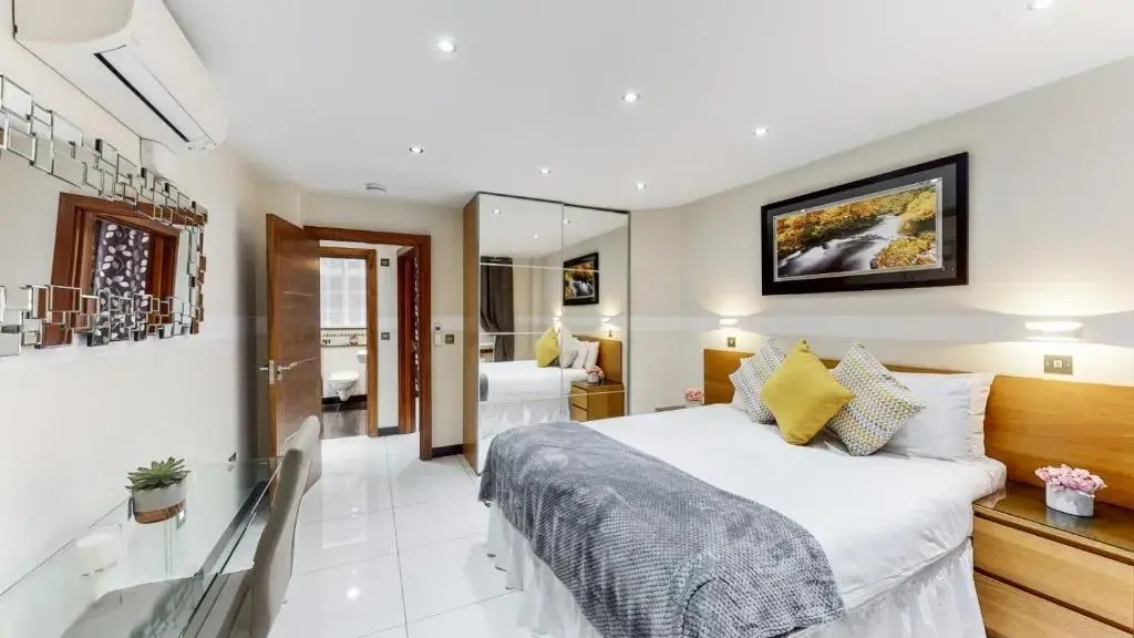 Bryanston Apartments