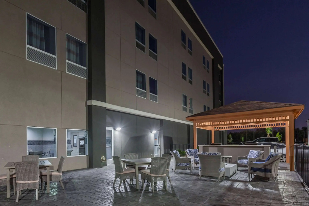 La Quinta by Wyndham Houston East at Sheldon Rd