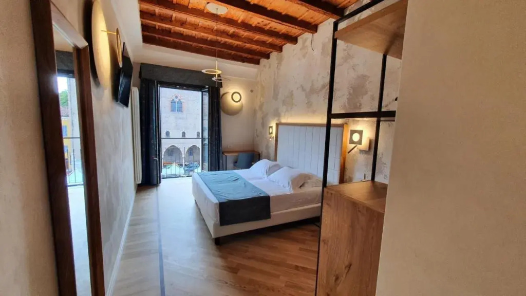 Cà Uberti Palace Hotel, MantegnaHotels