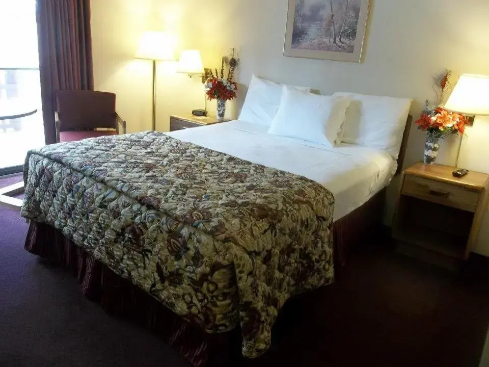 Carriage House Motor Inn