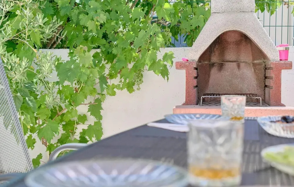 Nice Home in Podstrana With Outdoor Swimming Pool, Wifi and 2 Bedrooms