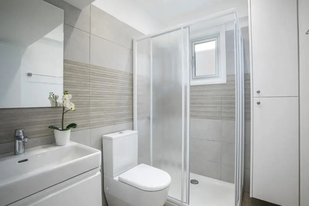 Mackenzie Zoe Seafront Suite