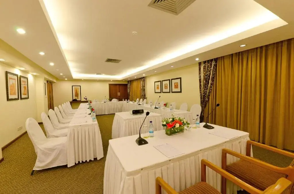 Курортный отель White Sands Conference Centre
