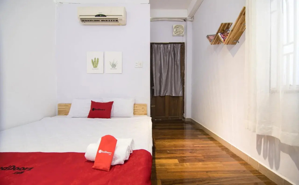 RedDoorz Near Bui Vien Walking Street 2