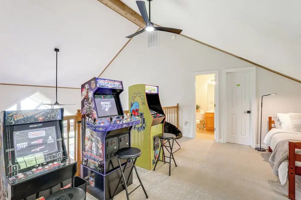 Family Fun in Sugar Mtn! Mountaintop Gem w/ Views