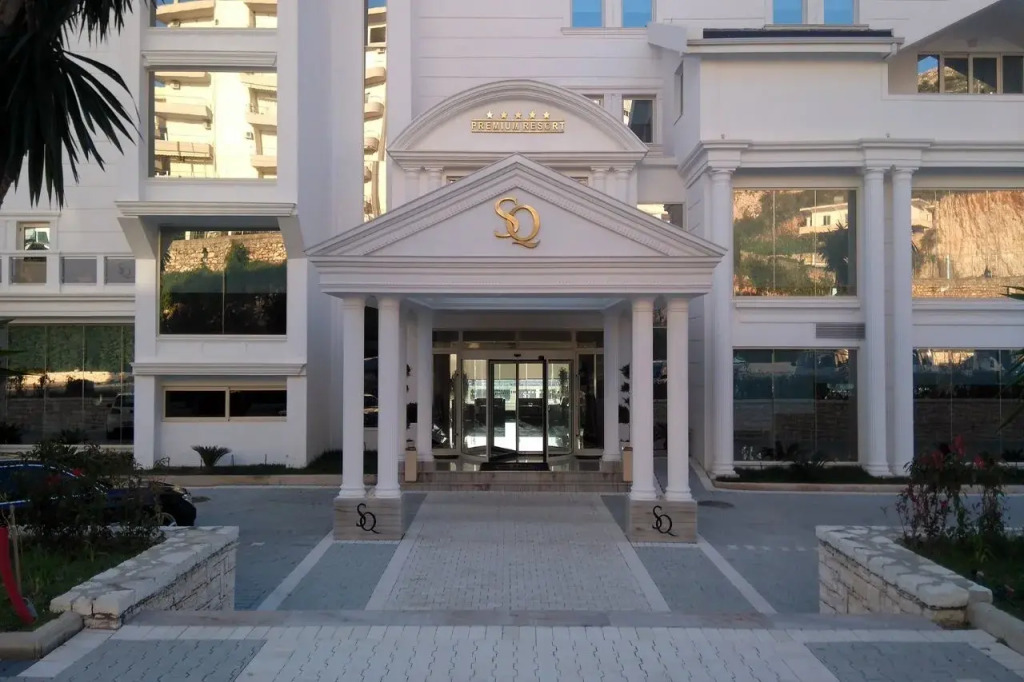 Santa Quaranta Premium Resort