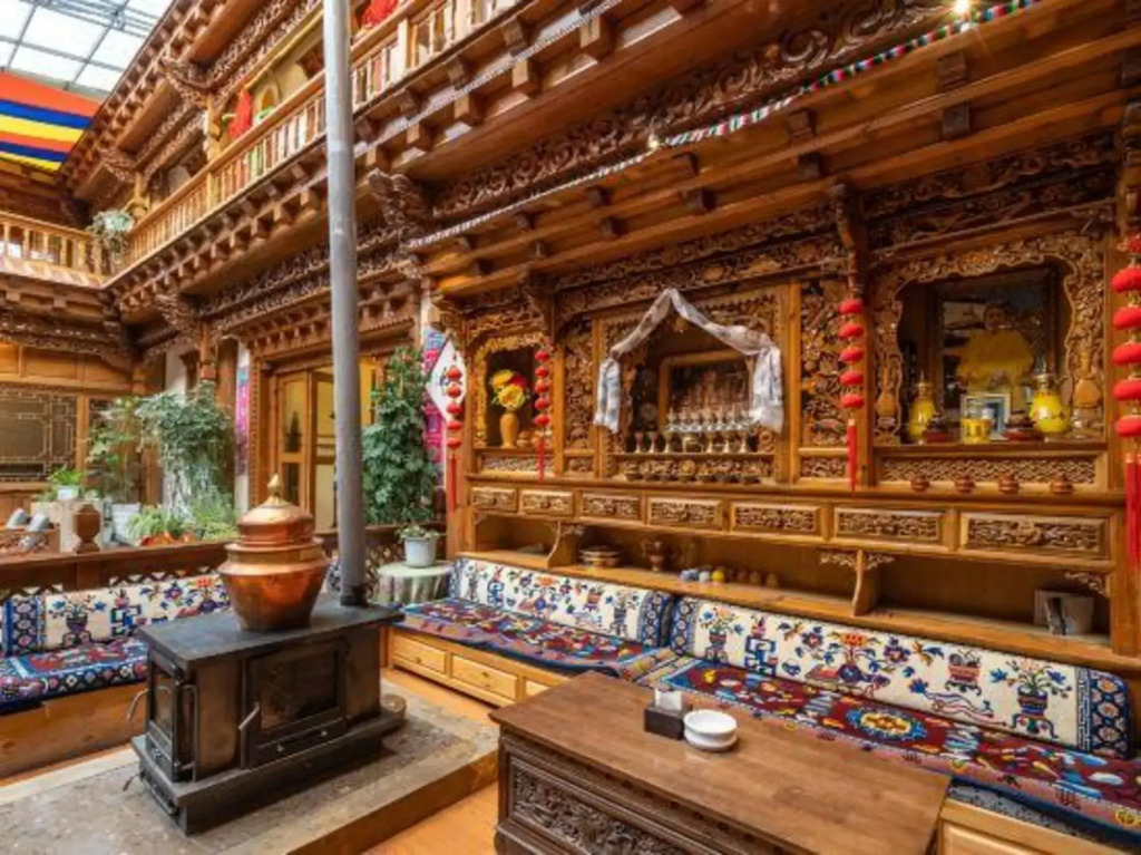 Shangri la Le Fu Ge Dan Inn (dukezong ancient city store)