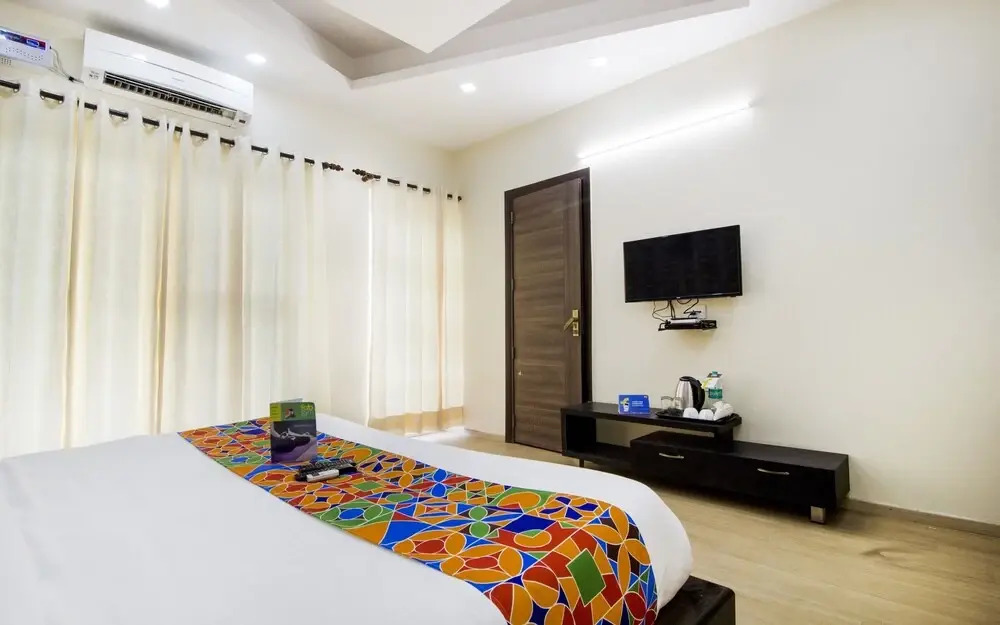 FabHotel Royal Tulip Sushant Lok II
