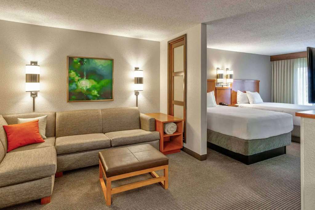 Wyndham Garden Kansas City Airport