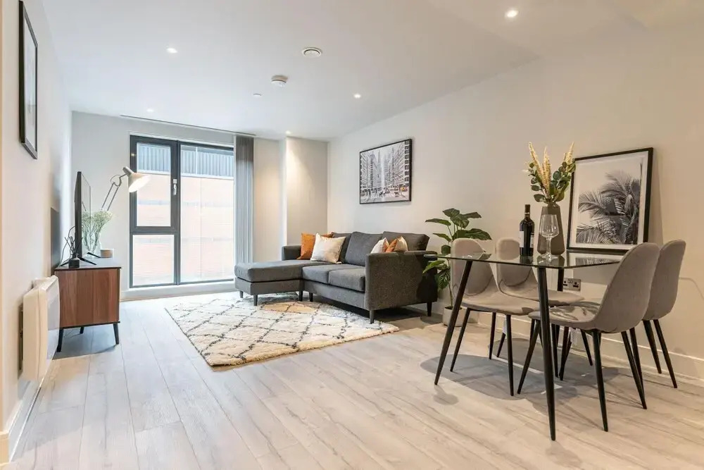 New 2 Bed 2 Bath Apartment Gym and Cinema Room - Birmingham City Centre