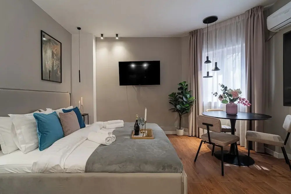 Trendy & Private City Studios Near Cismigiu & Calea Victoriei