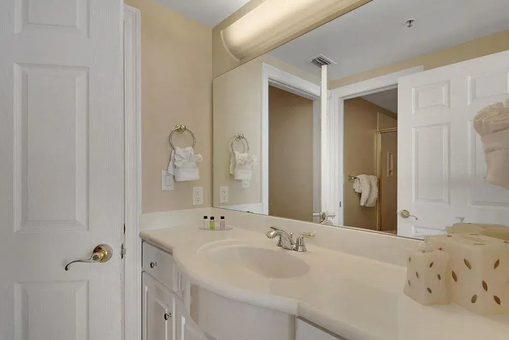 Gorgeous Condo with Breathtaking Ocean View - Unit 0803 by RedAwning