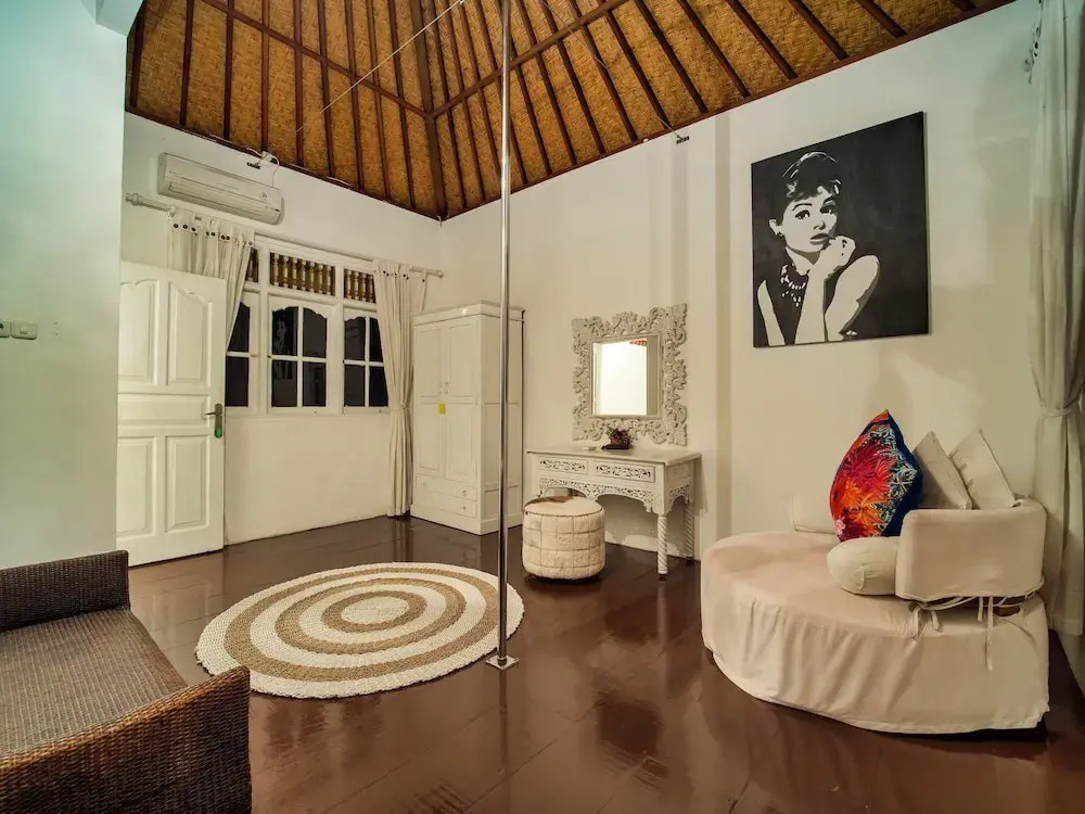White Star Villa
