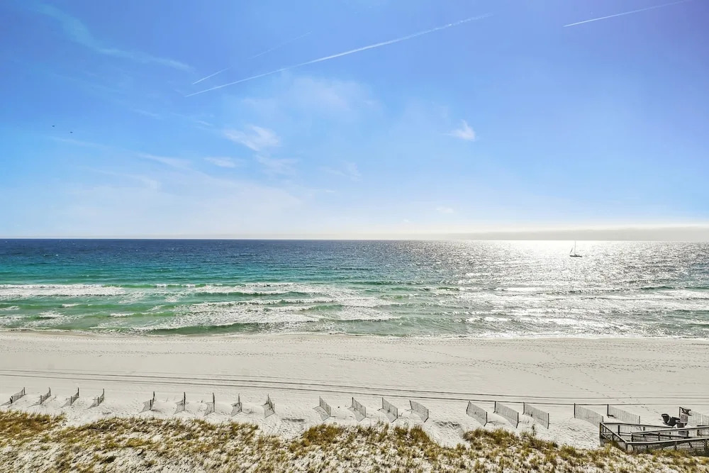 Inlet Reef 603 2 Bedroom Condo by RedAwning