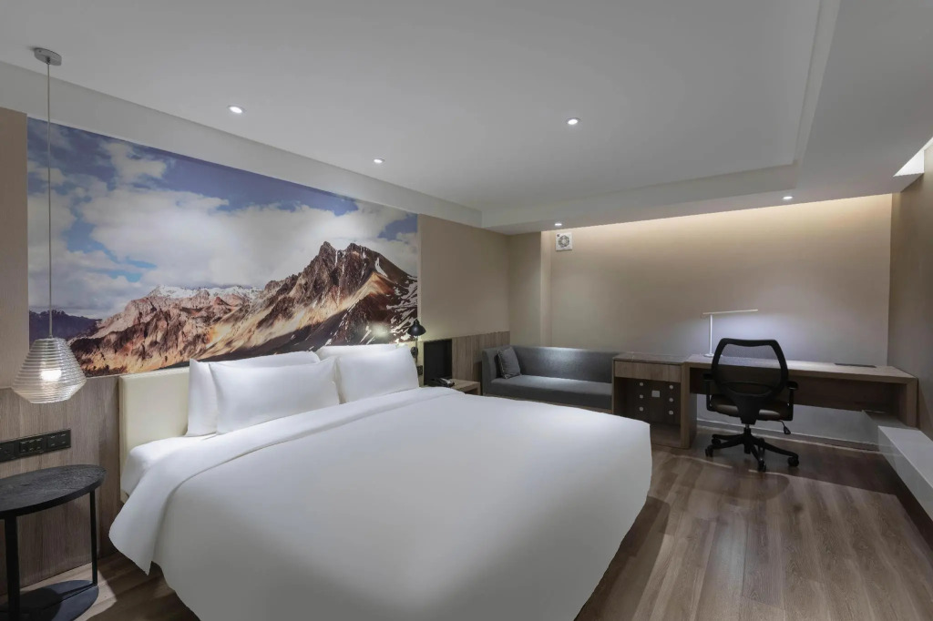Atour Hotel Urumqi People's Cinema