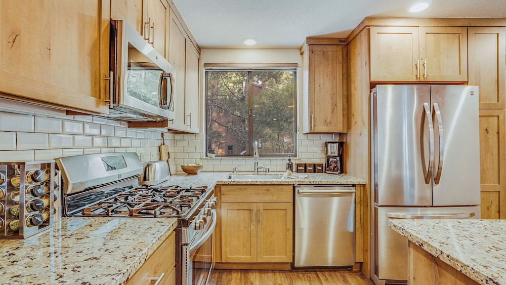 Arroyo by Avantstay Peaceful Mountain Townhouse w/ Large Private Balcony