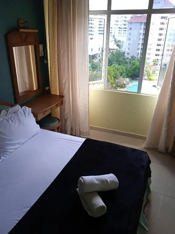 Santai Inn aprt 3 bilik Moslim Blok D w WiFi & Astro at Glory Beach Resort