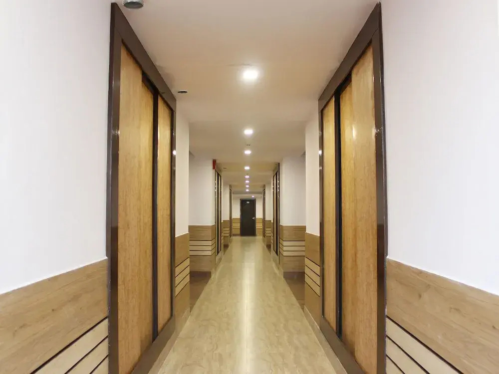OYO 3760 Hotel Elysee