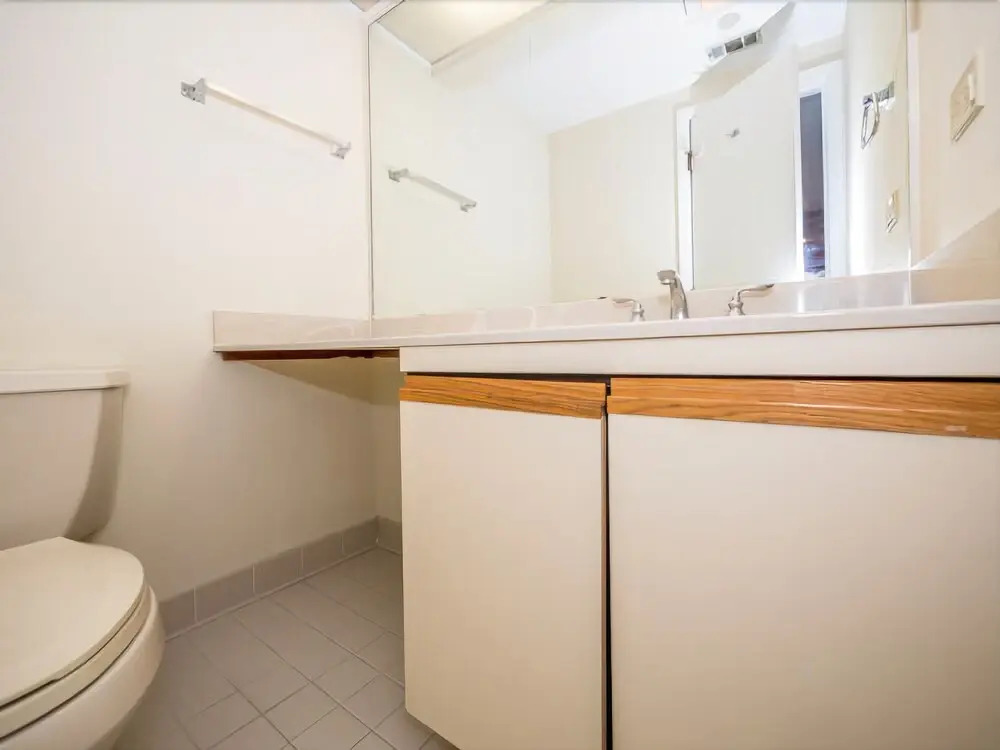 Barrington Court 417 - One Bedroom Condo