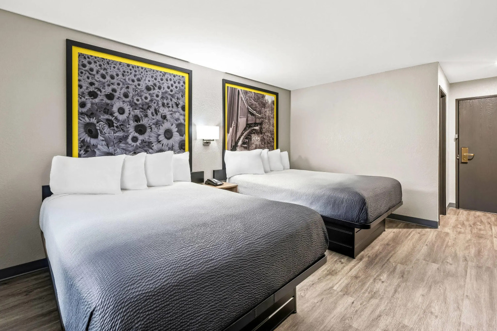Super 8 by Wyndham Lewiston Auburn Area