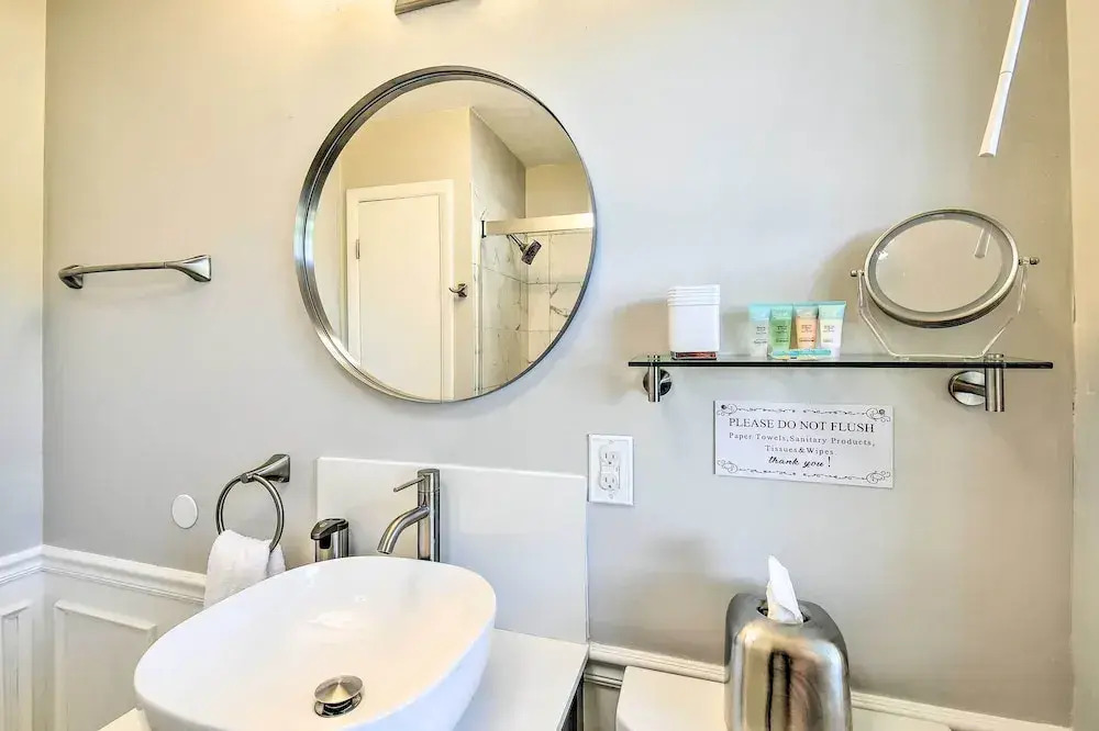 Charming Hampton Home w/ Yard: 2 Mi to Beach!