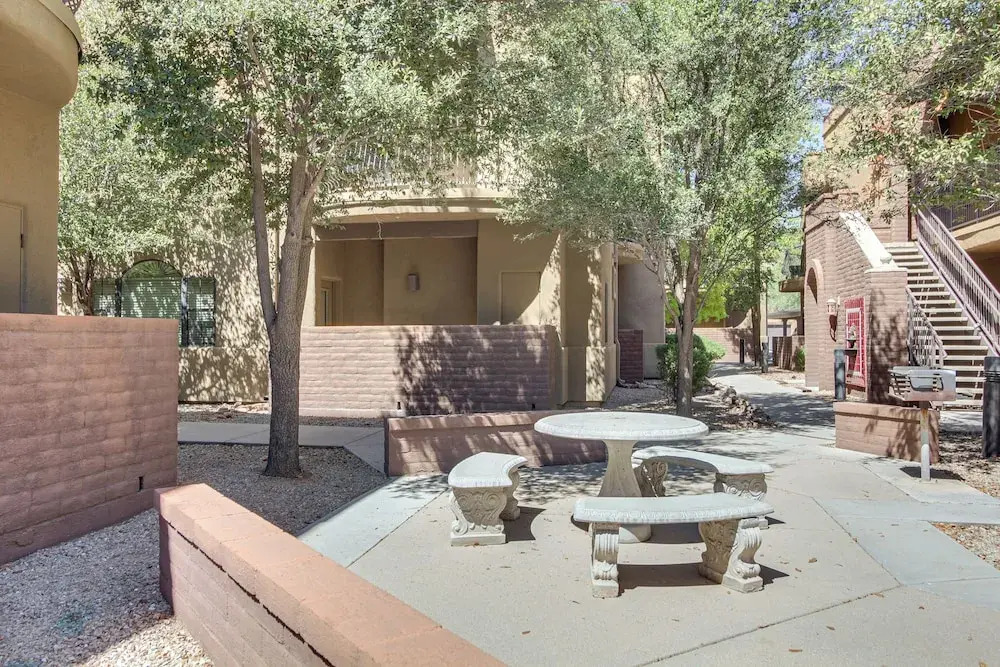Central Tucson Condo w/ Community Pool + Hot Tub!