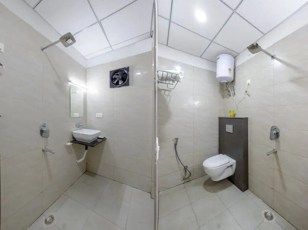 Hotel Park Tree I Sec-63A I Noida I Couple Friendly and Corporate Rooms available
