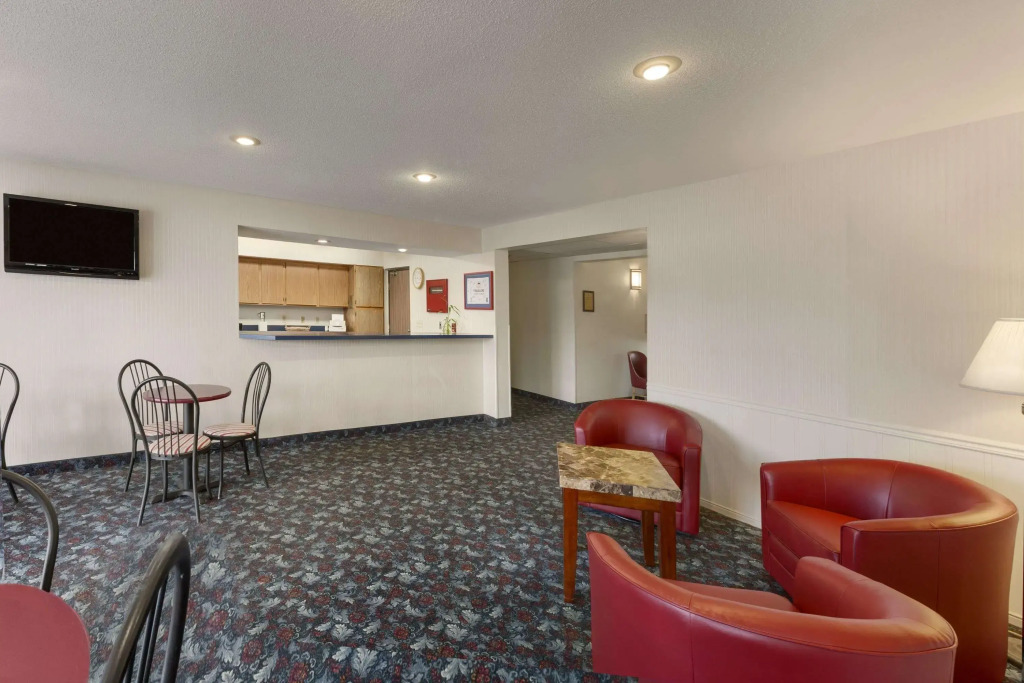 Super 8 by Wyndham Cromwell/Middletown