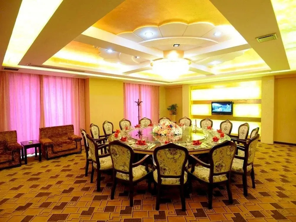 Tianmu Hongfeng Hotel (Suqian Maling Park)(天目虹枫大酒店(宿迁马陵公园店))
