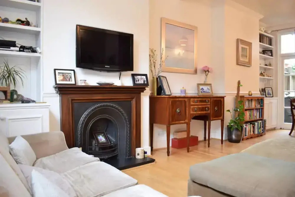 5 Bedroom Family Home Near Wimbledon