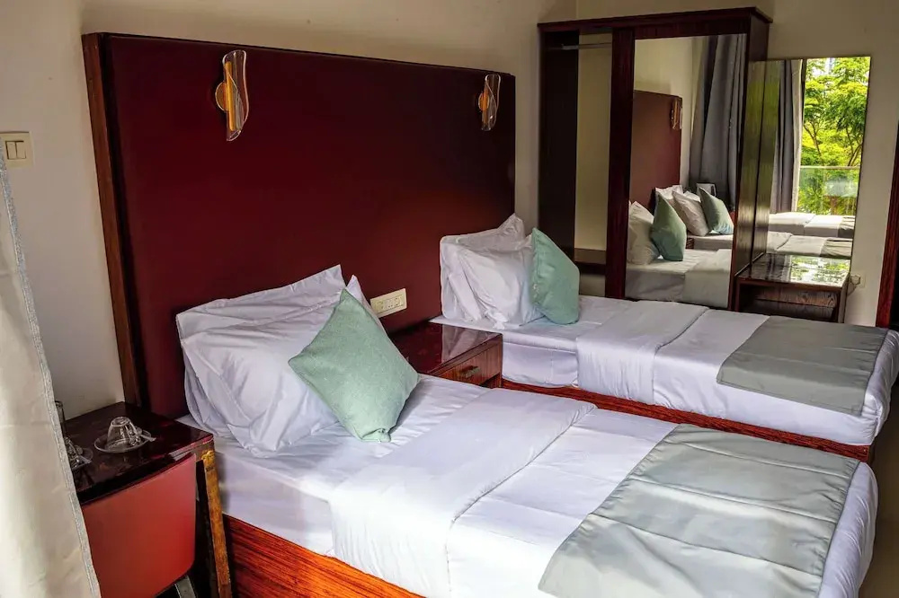 Terminal 27 Hotel